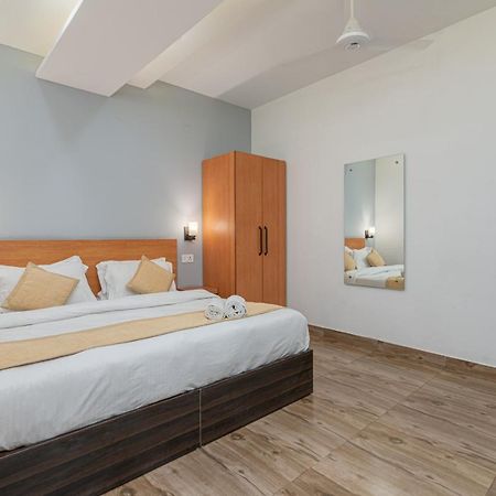 Hotel De Luxe Basai Road Gurgaon Eksteriør billede