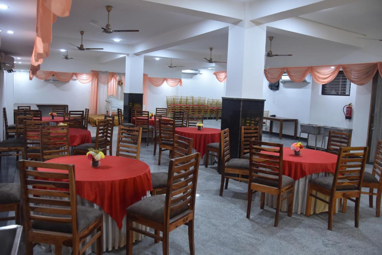 Hotel De Luxe Basai Road Gurgaon Eksteriør billede