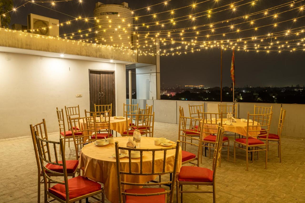 Hotel De Luxe Basai Road Gurgaon Eksteriør billede