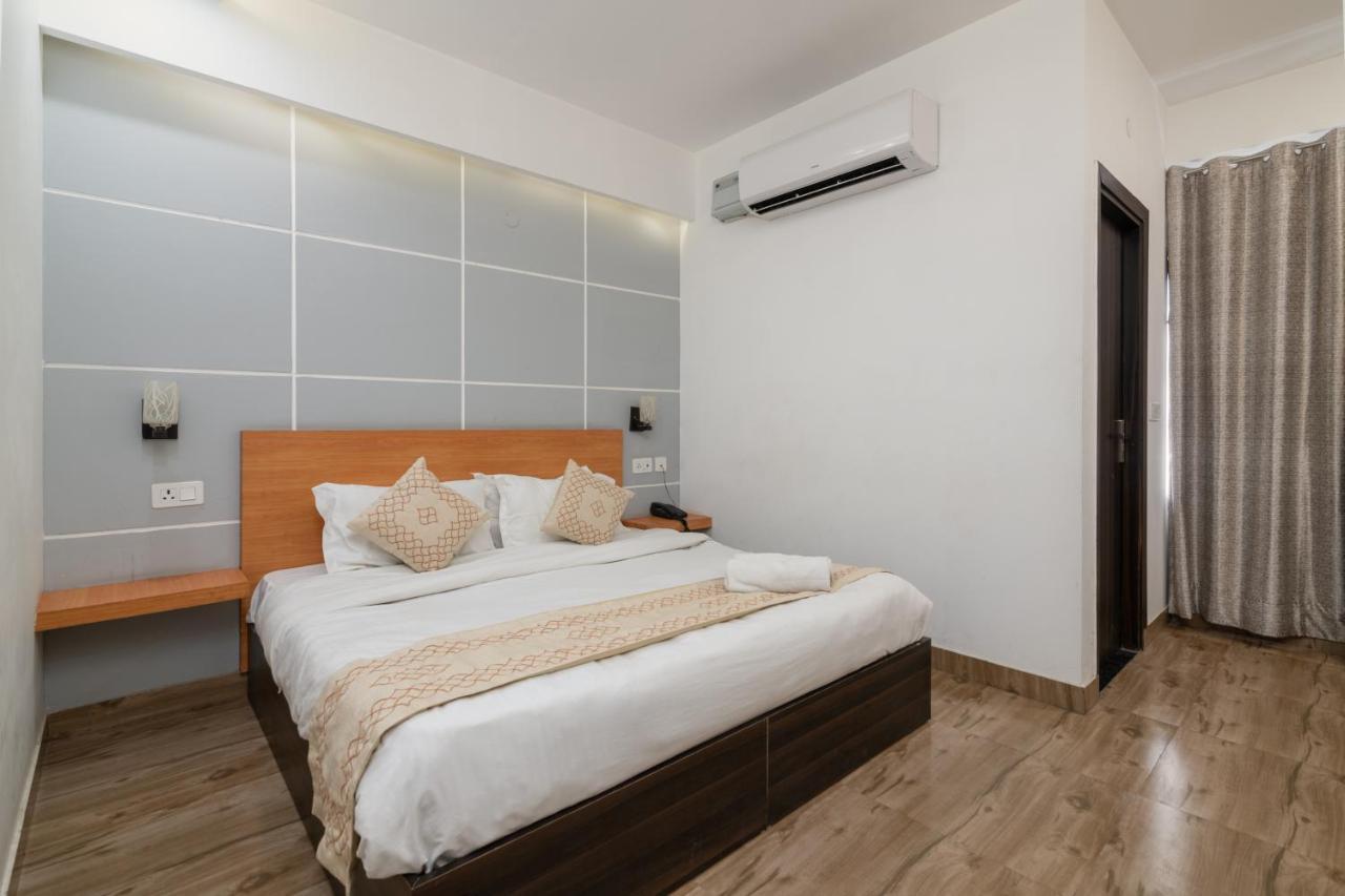 Hotel De Luxe Basai Road Gurgaon Eksteriør billede