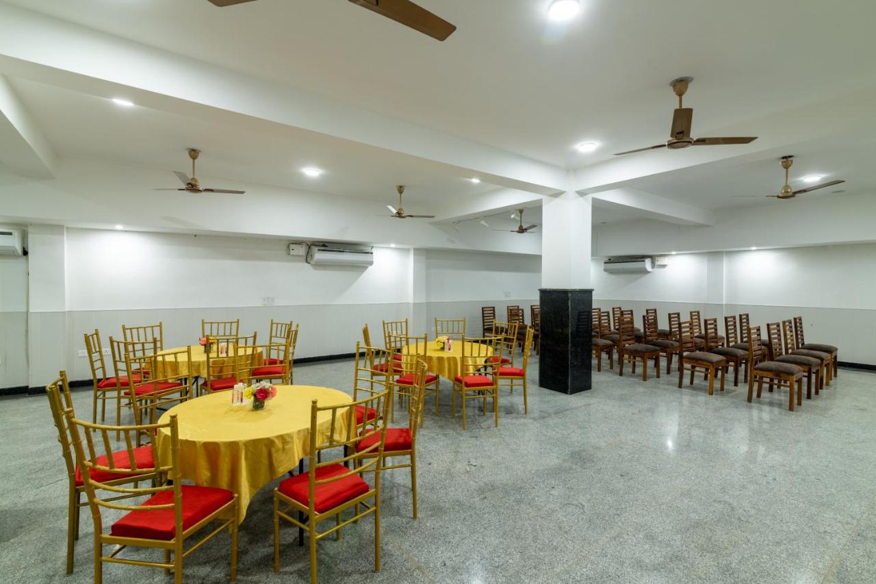Hotel De Luxe Basai Road Gurgaon Eksteriør billede
